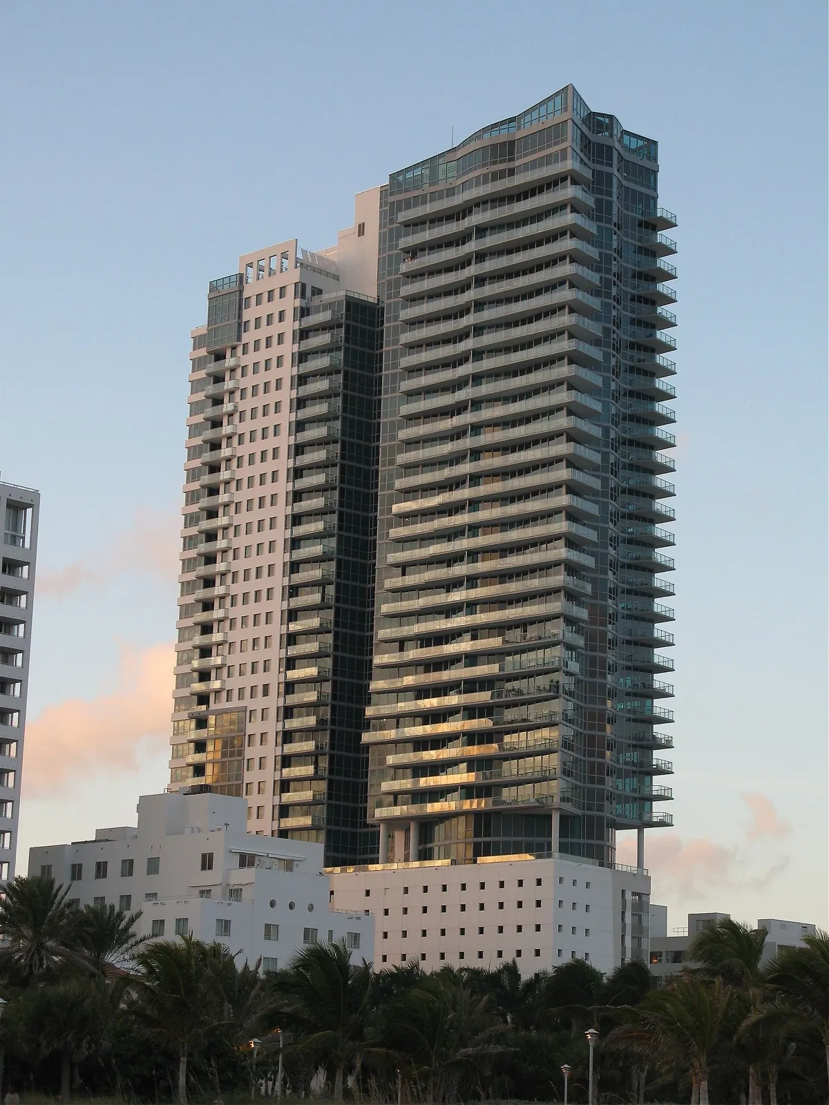 Miami flat for sale — high-rise residential condominium tower in Miami